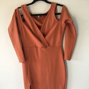 NEVER WORN! Boohoo rust Bodycon dress w cutouts💗